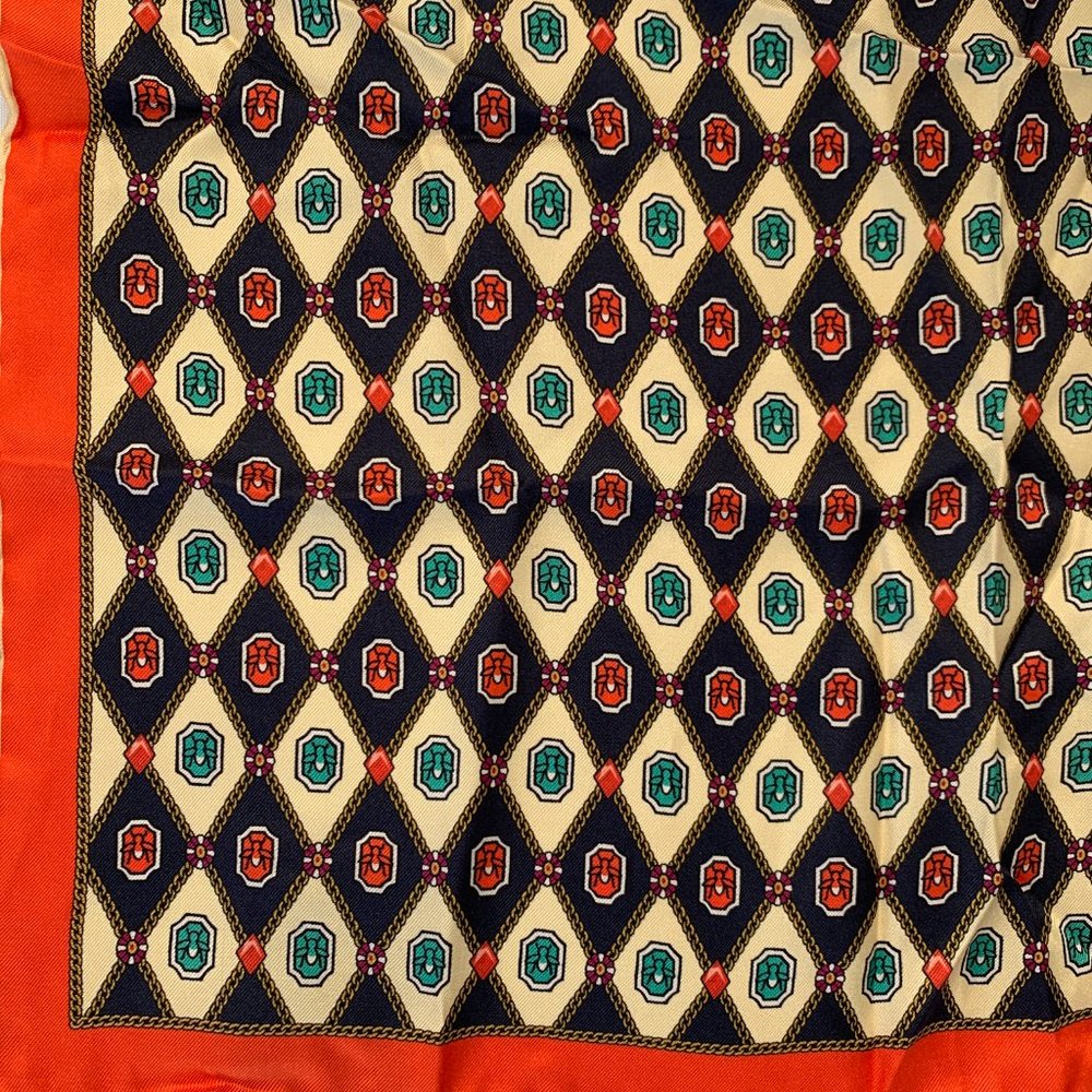 Gucci Geometric Jewel Print Pocket Square in Ivory NEW W TAGS - Picture 3 of 7
